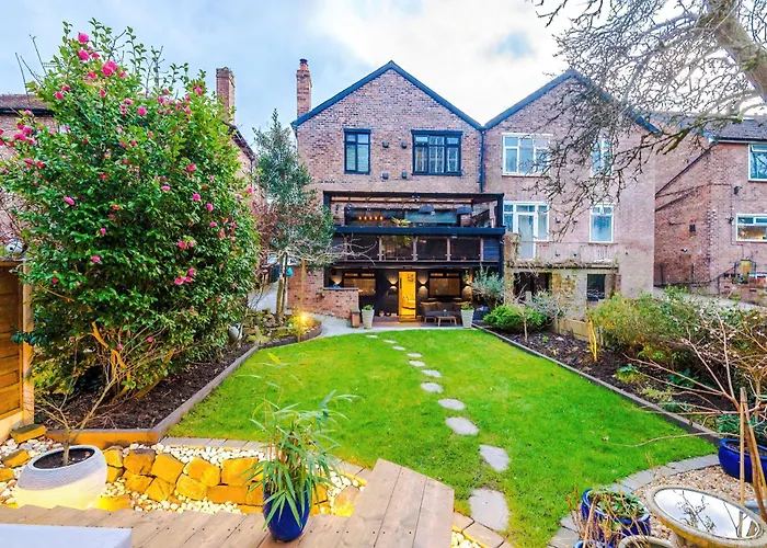 Opulent Oasis Large Luxury Sleeps 10 *