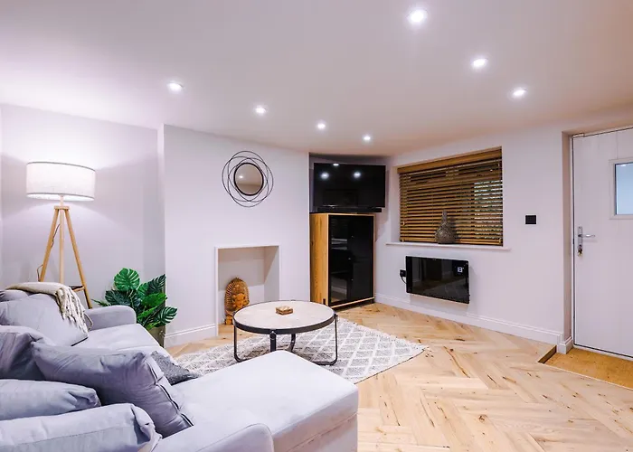 Opulent Oasis Large Luxury Sleeps 10