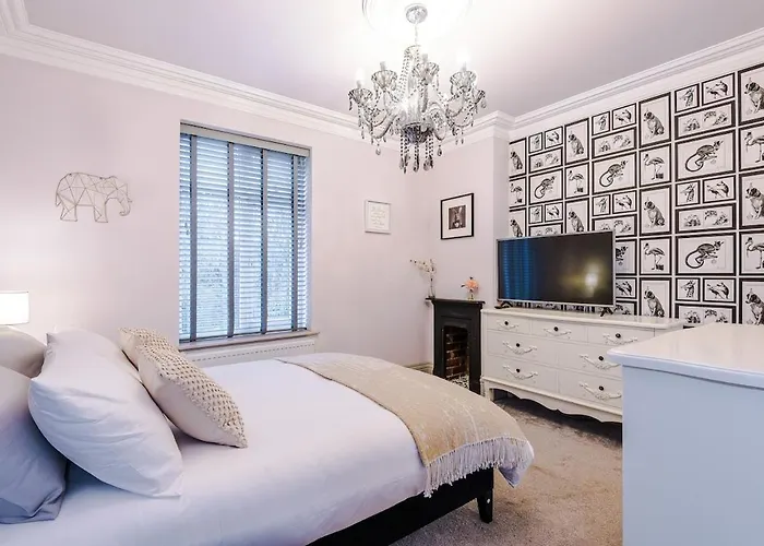 Opulent Oasis Large Luxury Sleeps 10 * Mánchester