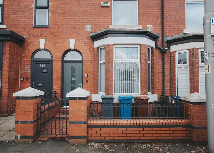 Dom wakacyjny 4-bed Perfect For Contractors & Families W Free Parking