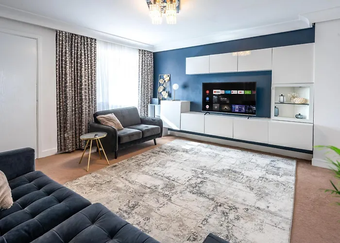 Modern Near Etihad, Coop Live