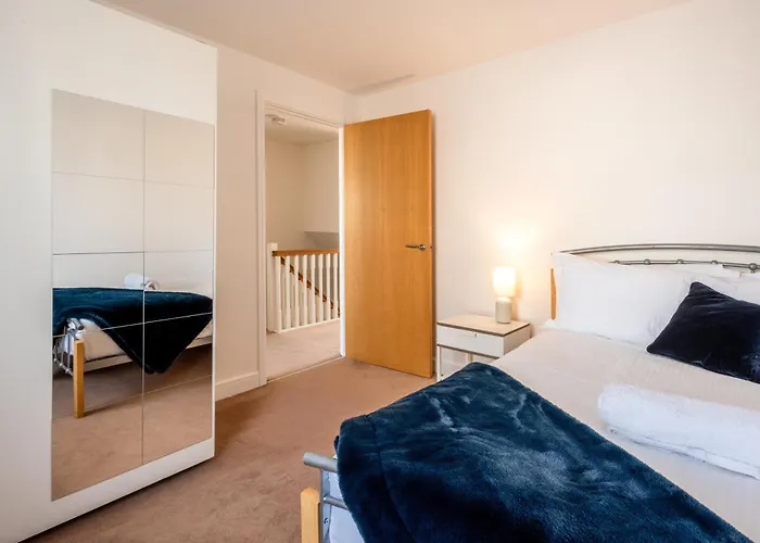 Modern Near Etihad, Coop Live Manchester