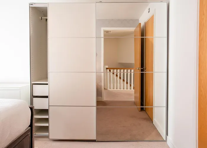 Apartament Modern Near Etihad, Coop Live