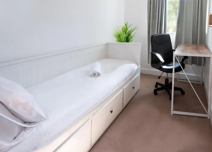 Apartamento Modern Near Etihad, Coop Live *