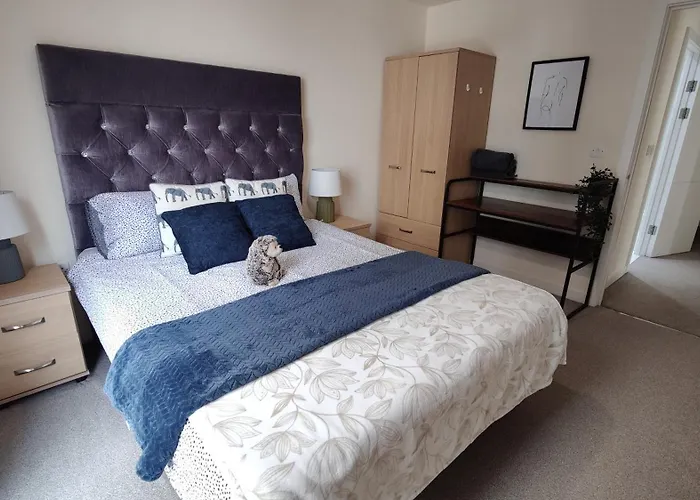 Spacious Homely Near Ao Arena And Shopping Centre With 500mbps Internet & Netflix Apartmán