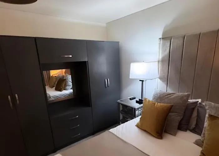 Stylish House Retreat In *