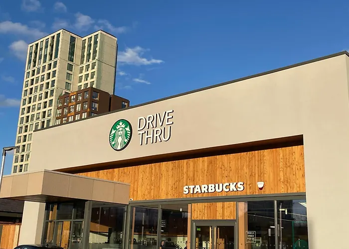 Modern & Cosy With Balcony, Near Media Centre & Old Trafford Stadium