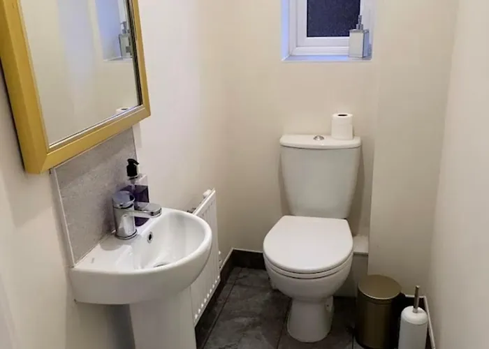 Stylish House Retreat In * Manchester