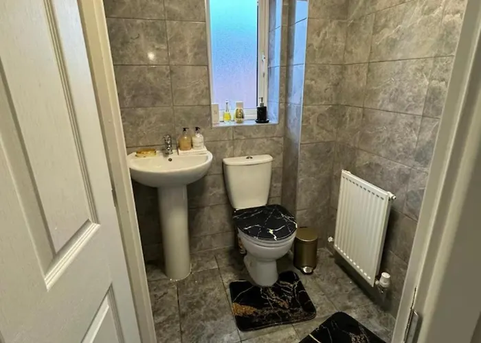 Stylish House Retreat In * Manchester