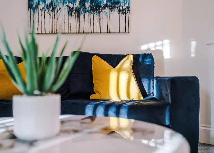 Prázdninový dům New!- Gorton Place By Greenstay Serviced - 4 Bed 3 Bath House In - Free Parking - Fast 250 Mbps Wi-fi - Ideal For Contractors, Business Travellers & Relocations - Close To Centre, Airport, Etihad Stadium - Long Wel *