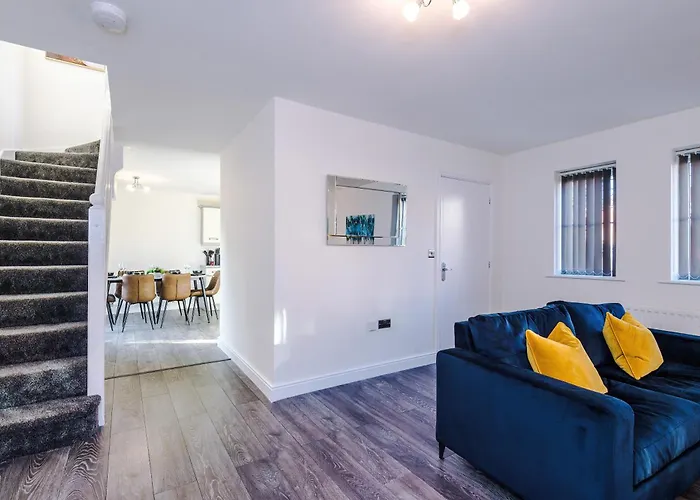 New!- Gorton Place By Greenstay Serviced - 4 Bed 3 Bath House In - Free Parking - Fast 250 Mbps Wi-fi - Ideal For Contractors, Business Travellers & Relocations - Close To Centre, Airport, Etihad Stadium - Long Wel Manchester