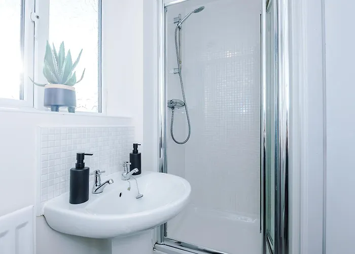 New!- Gorton Place By Greenstay Serviced - 4 Bed 3 Bath House In - Free Parking - Fast 250 Mbps Wi-fi - Ideal For Contractors, Business Travellers & Relocations - Close To Centre, Airport, Etihad Stadium - Long Wel Prázdninový dům