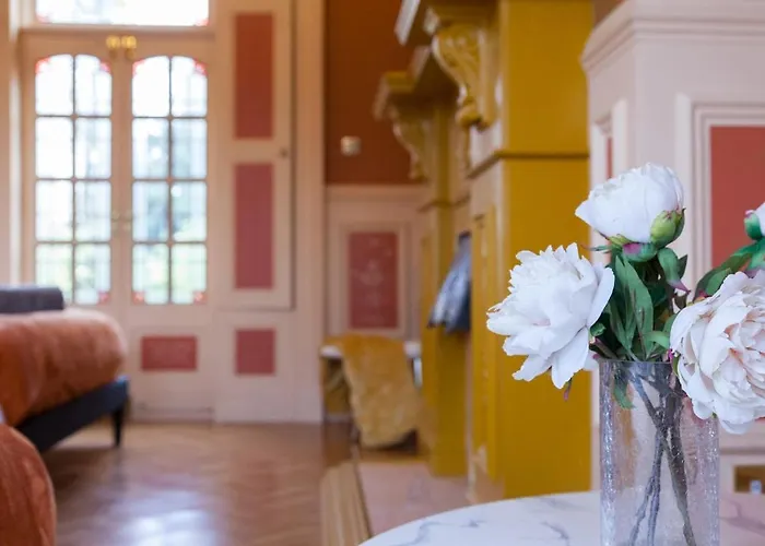 Villa Victorian Elegance At Kingscliffe, Sleeps 17 Manchester