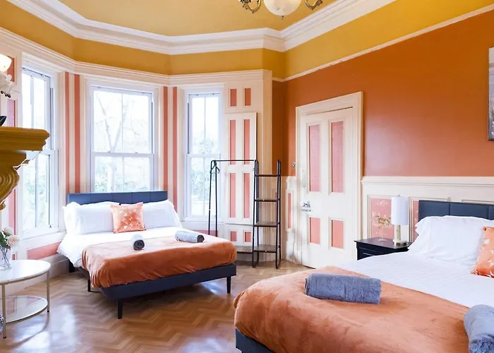 Victorian Elegance At Kingscliffe, Sleeps 17 مانشستر