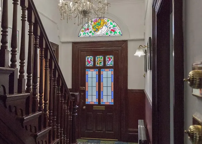 Victorian Elegance At Kingscliffe, Sleeps 17