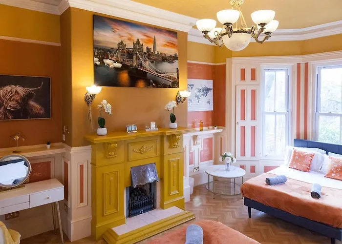 Victorian Elegance At Kingscliffe, Sleeps 17 Βίλα