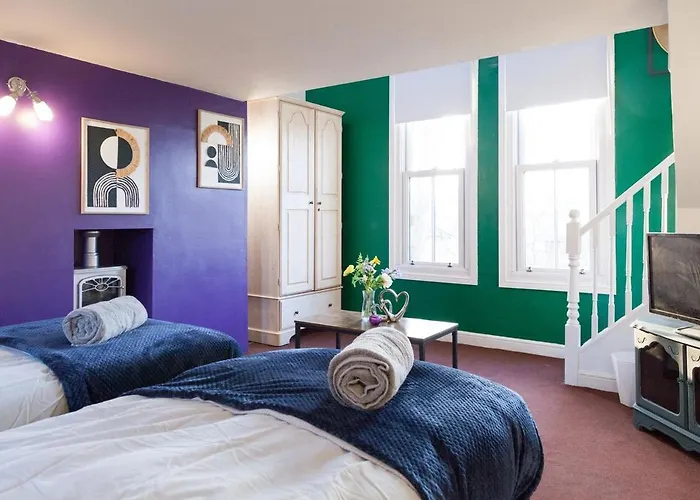 Βίλα Victorian Elegance At Kingscliffe, Sleeps 17