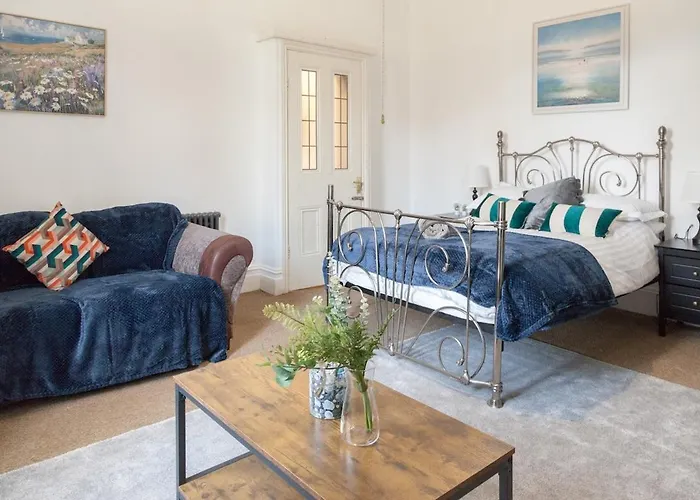 Victorian Elegance At Kingscliffe, Sleeps 17 مانشستر