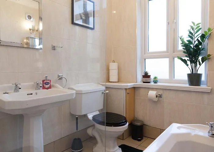 Victorian Elegance At Kingscliffe, Sleeps 17 فيلة