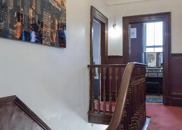 Villa Victorian Elegance At Kingscliffe, Sleeps 17