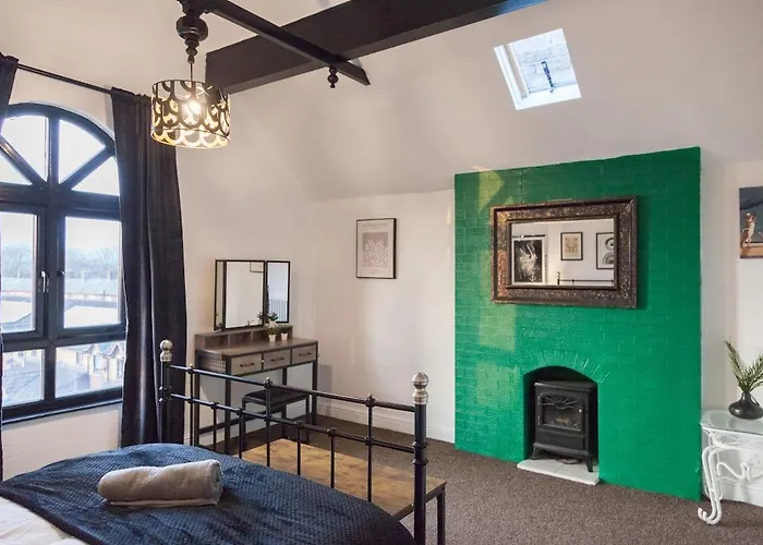 Victorian Elegance At Kingscliffe, Sleeps 17 فيلة مانشستر