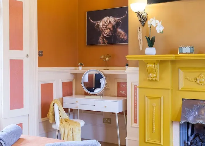 Victorian Elegance At Kingscliffe, Sleeps 17 *