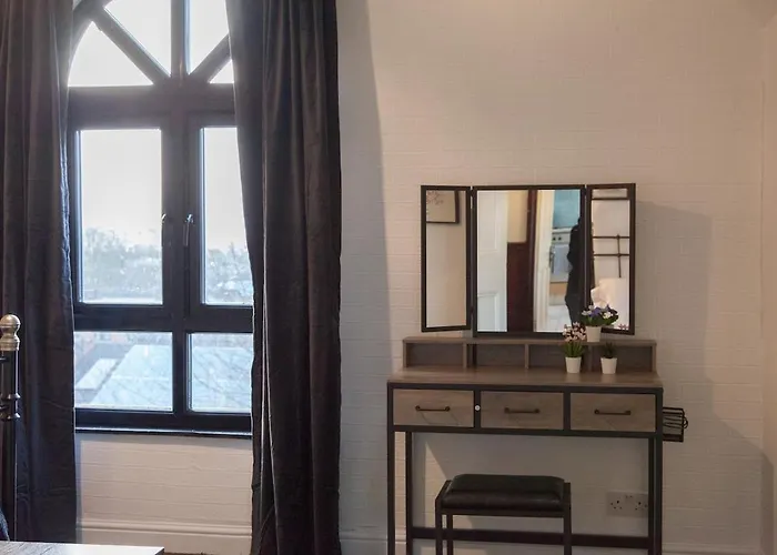 Victorian Elegance At Kingscliffe, Sleeps 17