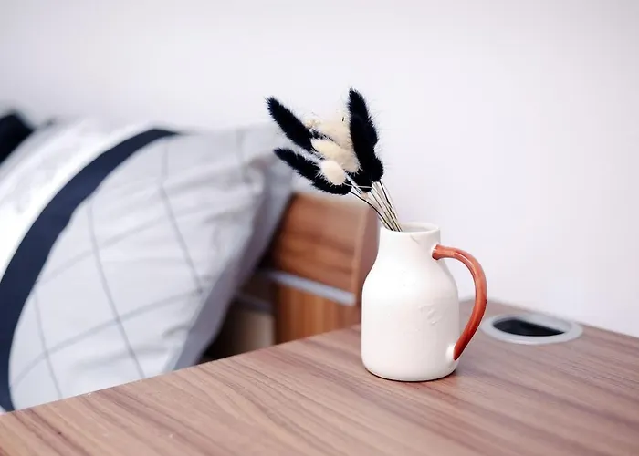 Cozy Place In Salford, Sleeps 8, 4 Bedroom, 5 Beds * 맨체스터