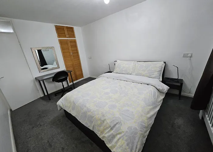 Entire Rental, Easy Reach To Etihad Stadium Apartamento