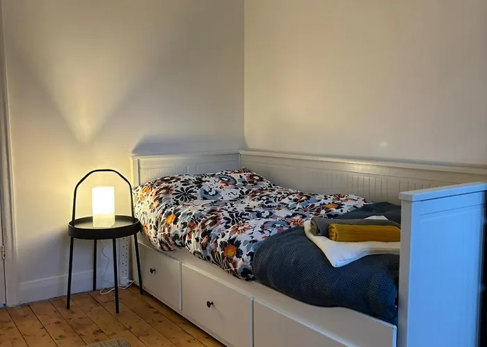 Blackley Rustic Gem A Suburb Hideaway *