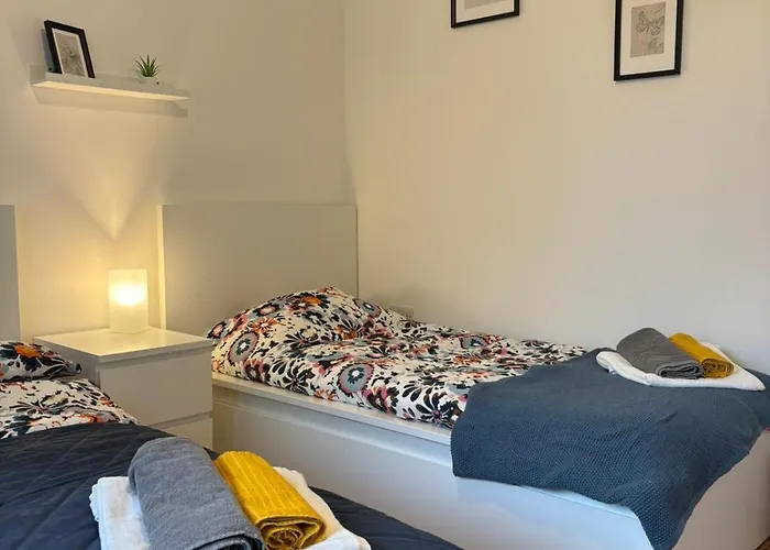 Blackley Rustic Gem A Suburb Hideaway *