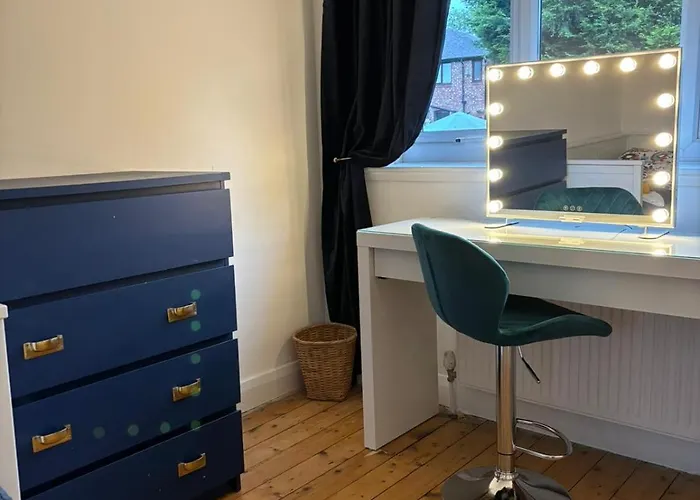 Blackley Rustic Gem A Suburb Hideaway