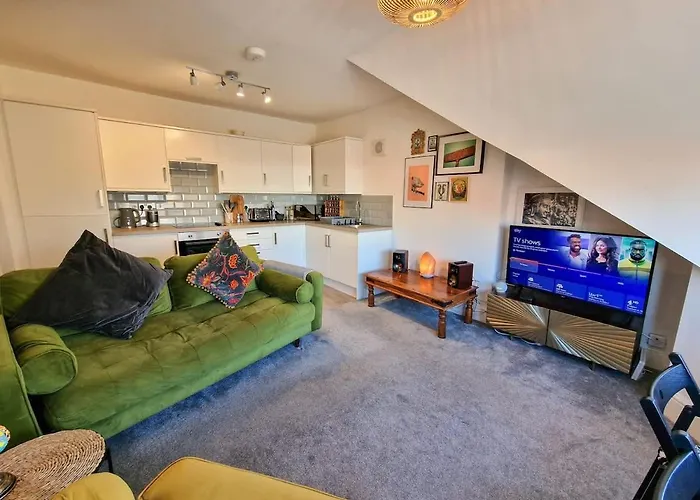 Old Trafford 1 Bed By Superhost Apartment