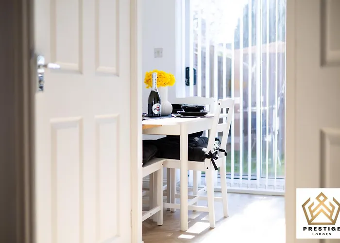 Manchester, Centre, House, Parking, Garden, M60 *