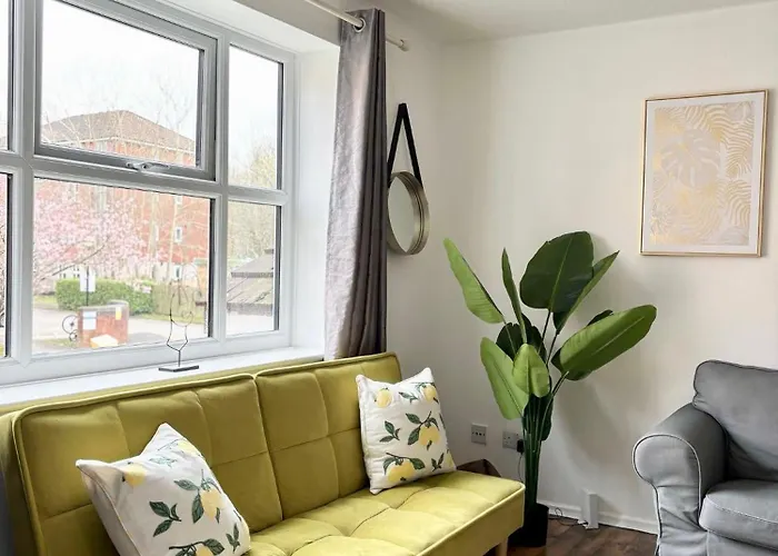 Stylish 2 Bed Centre