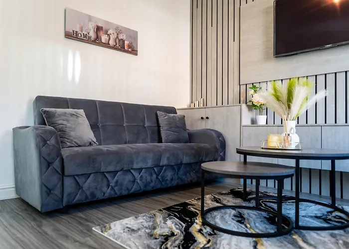 Etihad, Coop Live, Old Trafford With Free Parking * Manchester