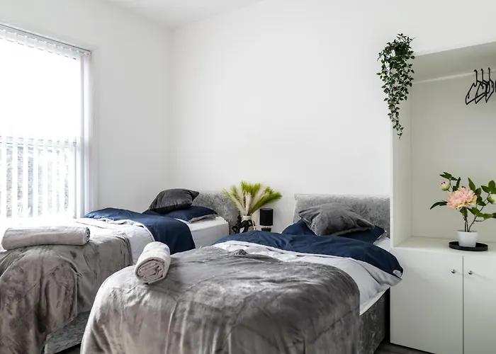 Etihad, Coop Live, Old Trafford With Free Parking * 맨체스터