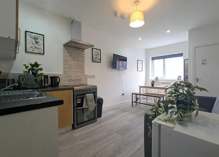 Modern Near Centre *