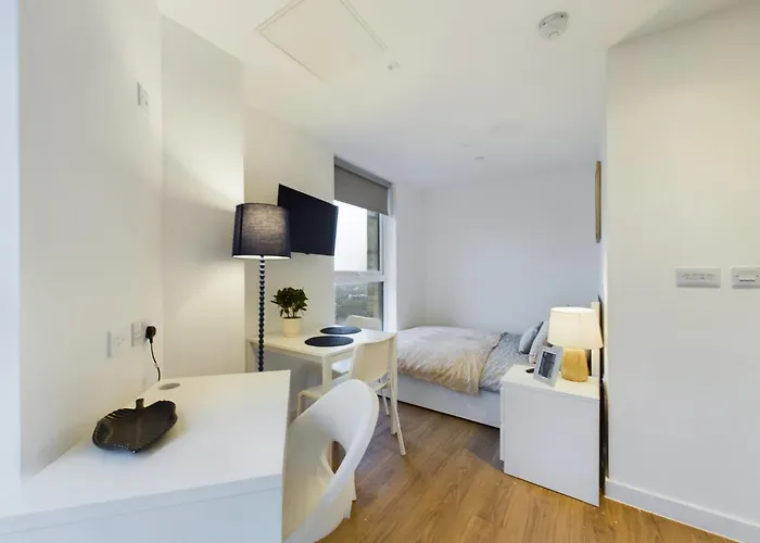 Charming Type In Cheltenham Apartamento