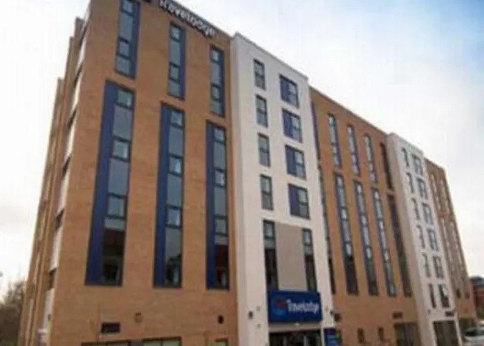 מלון Travelodge Salford Quays מנצ'סטר