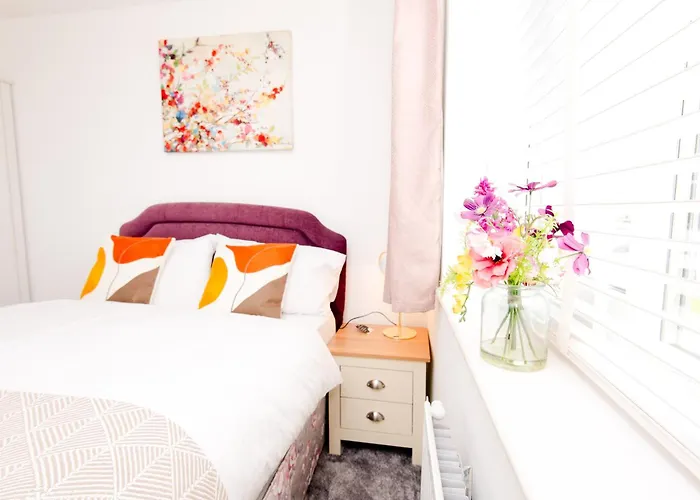 Cityside Deluxe - 3 Bedroom House Great For Family With Free Parking & Garden Apartment Manchester