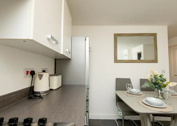 Cityside Deluxe - 3 Bedroom House Great For Family With Free Parking & Garden * Manchester