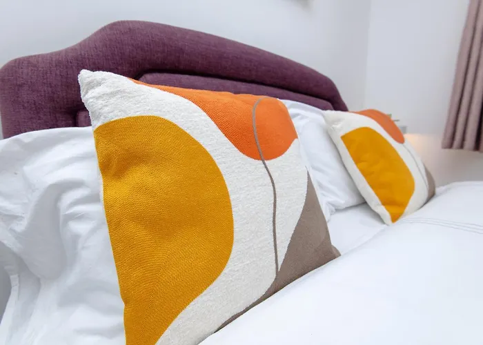 Apartment Cityside Deluxe - 3 Bedroom House Great For Family With Free Parking & Garden *