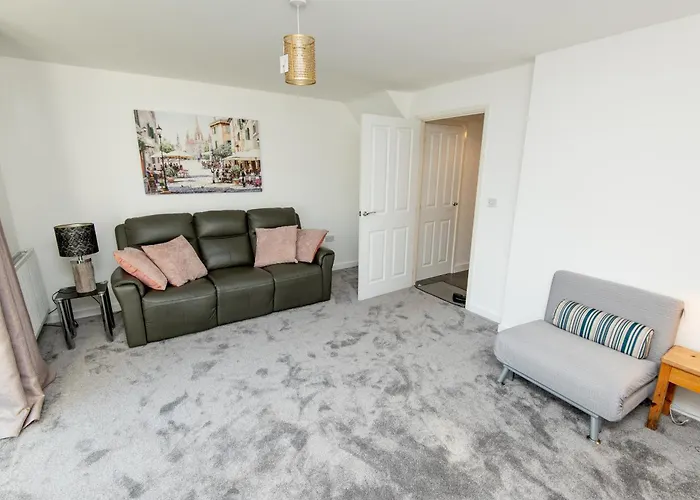 Appartamento Cityside Deluxe - 3 Bedroom House Great For Family With Free Parking & Garden Manchester