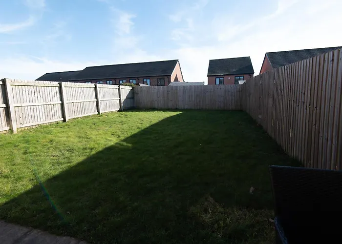 Cityside Deluxe - 3 Bedroom House Great For Family With Free Parking & Garden