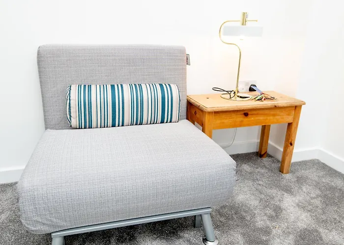 Apartment Cityside Deluxe - 3 Bedroom House Great For Family With Free Parking & Garden Manchester