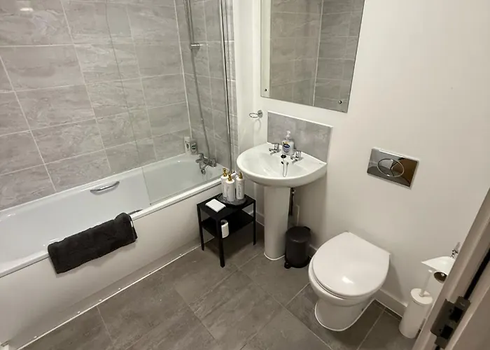 Escape To Modern 2br In Centre!