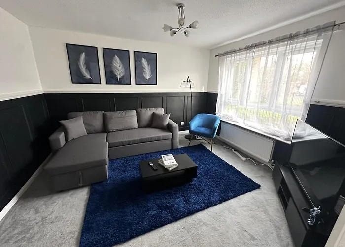 Pool&tennis Table - Up To 40 Percent Off Old Trafford 3 Bed Casa de Férias