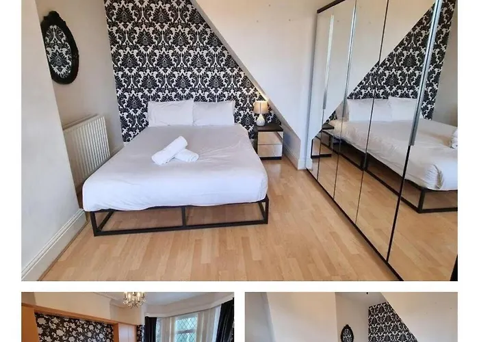 Near Centre Sleeps 11, 4-spacious Bed Rooms,2-lounges 2-toilets 1-kitchen Ideal Familys&groups *