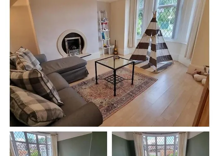 Near Mancity-center Sleeps11-4bigbedrooms,2xxl Lounges-2toillets-1xl Kitchen For Big Groups Сasa de vacaciones